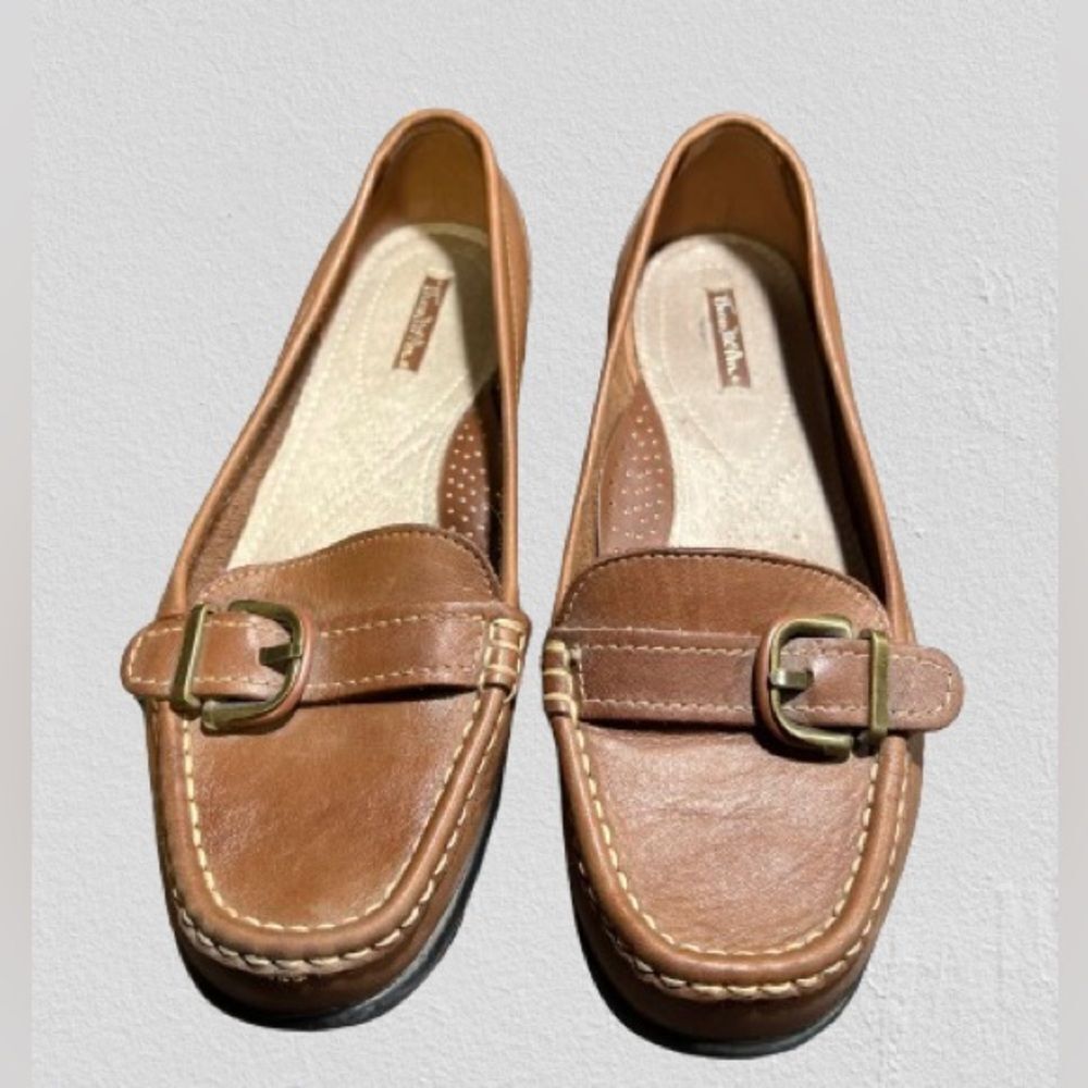 Thom McCann women's flats size 8 W